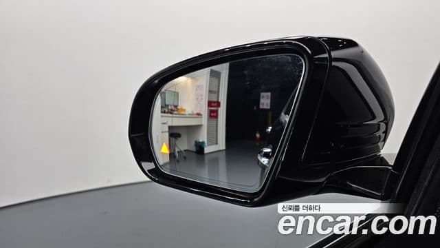 Mercedes-Benz E-Class 2018 — ფოტო 16/20