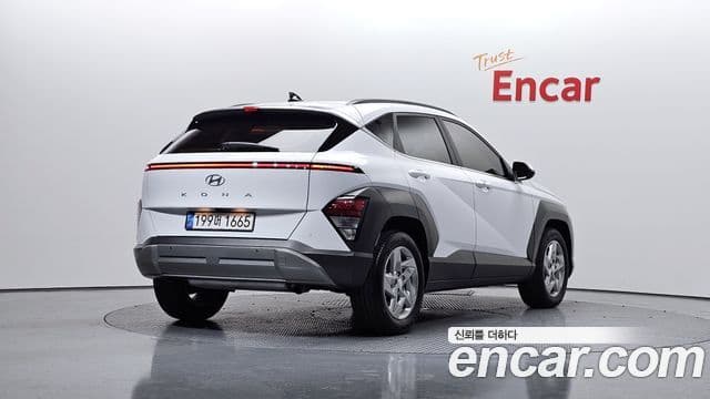 Hyundai Kona Hybrid 2023 — Photo 16/20