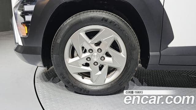 Hyundai Kona Hybrid 2023 — Photo 6/20