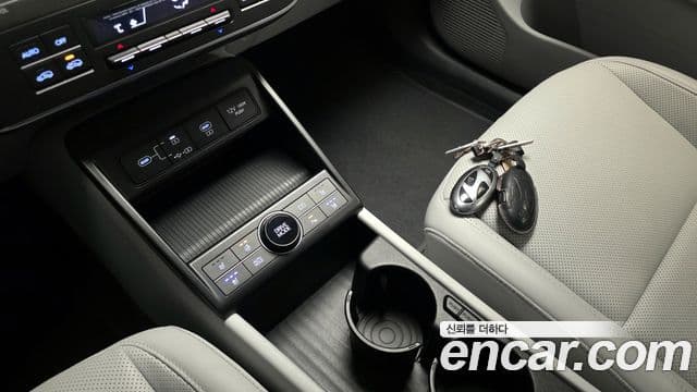 Hyundai Kona Hybrid 2023 — Photo 10/20