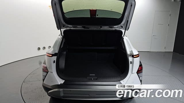 Hyundai Kona Hybrid 2023 — Photo 13/20