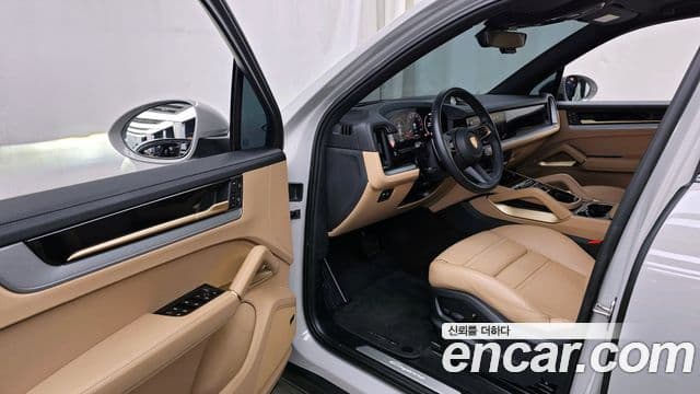 Porsche Cayenne 2024 — ფოტო 10/20