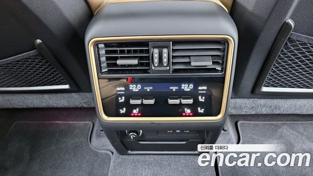 Porsche Cayenne 2024 — ფოტო 18/20