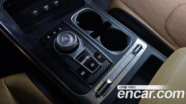 Kia Carnival 2021 — ფოტო 9/20