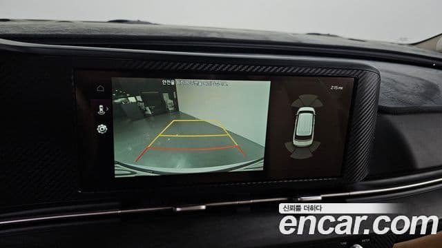 Kia Carnival 2021 — ფოტო 16/20