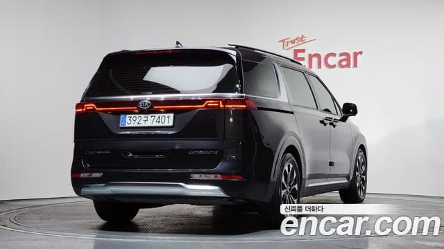 Kia Carnival 2021 — ფოტო 2/20