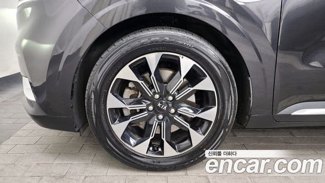 Kia Carnival 2021 — ფოტო 5/20