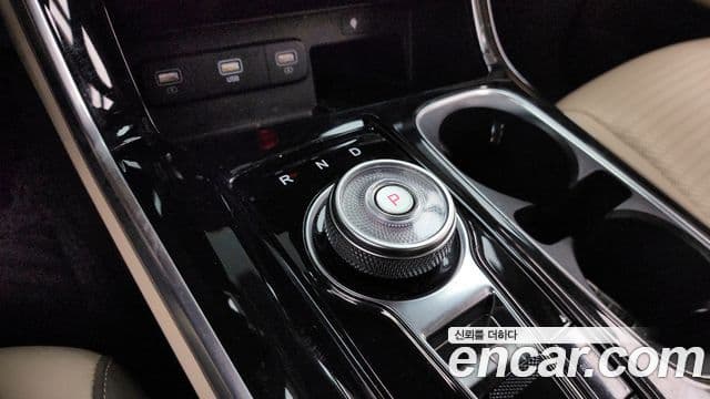 Kia Carnival 2021 — ფოტო 9/20
