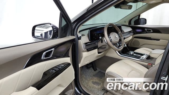 Kia Carnival 2021 — ფოტო 10/20