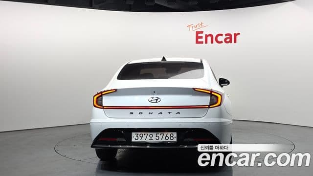 Hyundai Sonata Hybrid 2022 — Photo 15/20