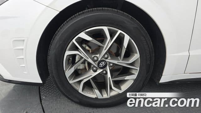 Hyundai Sonata Hybrid 2022 — Photo 19/20