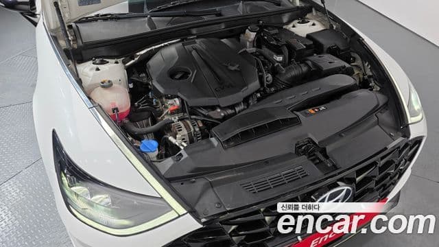 Hyundai Sonata Hybrid 2022 — Photo 1/20