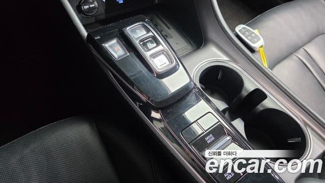 Hyundai Sonata Hybrid 2022 — Photo 13/20
