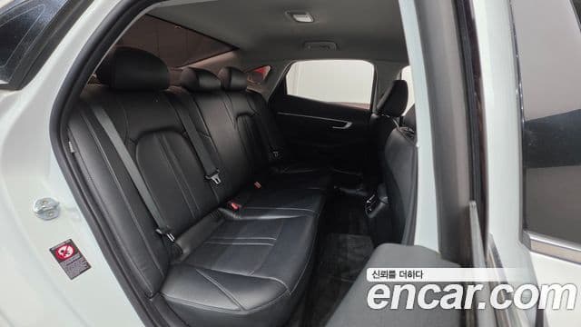 Hyundai Sonata Hybrid 2022 — Photo 6/20