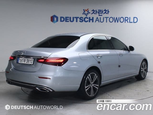 Mercedes-Benz E-Class 2020 — Photo 10/20