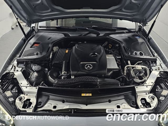Mercedes-Benz E-Class 2020 — Photo 13/20