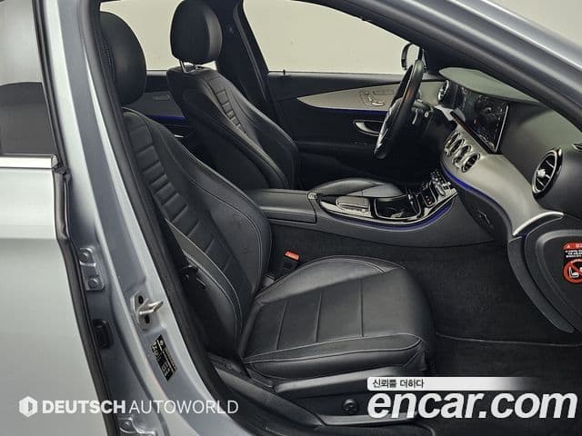 Mercedes-Benz E-Class 2020 — Photo 2/20