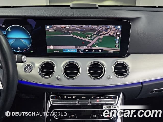 Mercedes-Benz E-Class 2020 — Photo 12/20