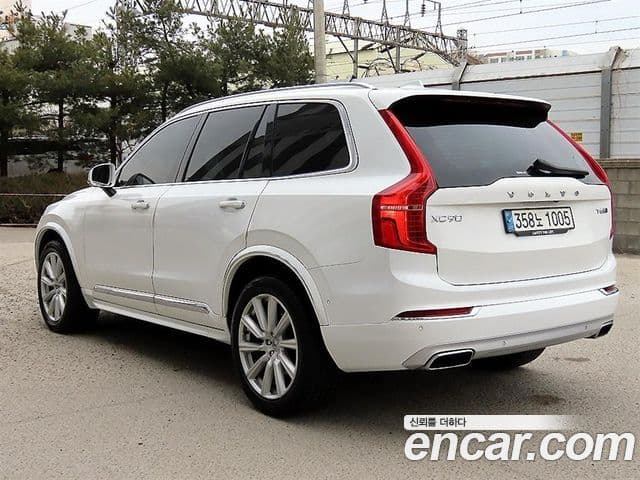 Volvo XC90 2019 — ფოტო 20/20