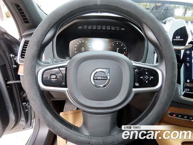 Volvo XC90 2019 — ფოტო 8/20