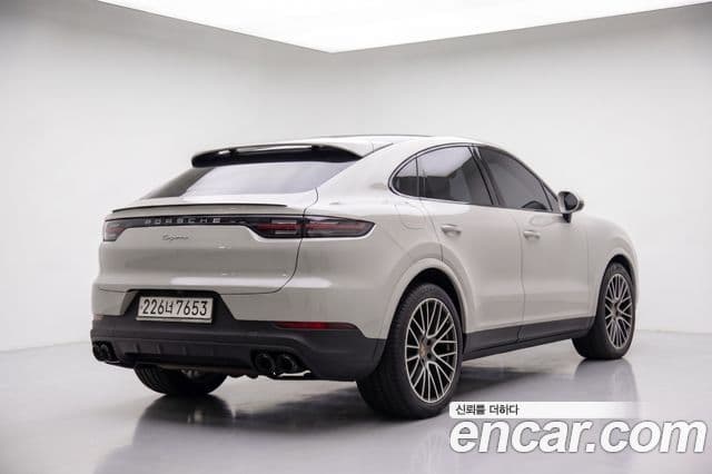 Porsche Cayenne 2020 — Photo 7/20