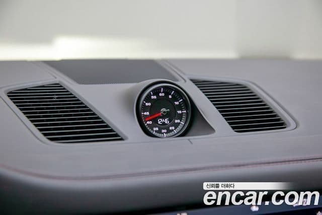 Porsche Cayenne 2020 — Photo 13/20
