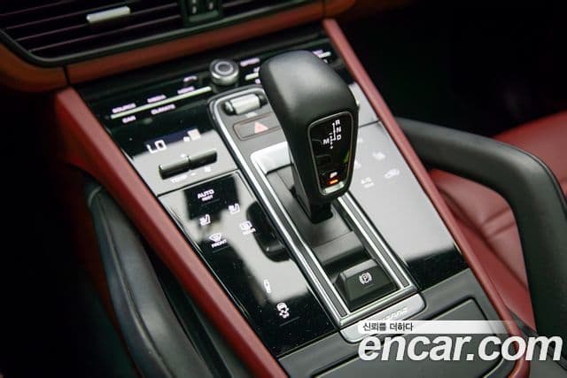 Porsche Cayenne 2020 — Photo 14/20
