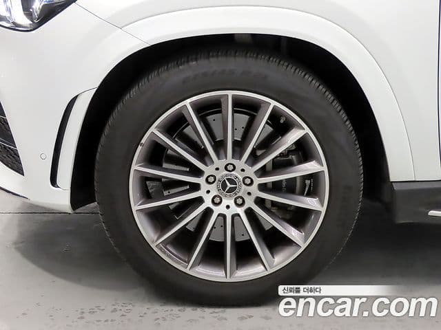 Mercedes-Benz GLE-Class 2023 — Photo 11/20