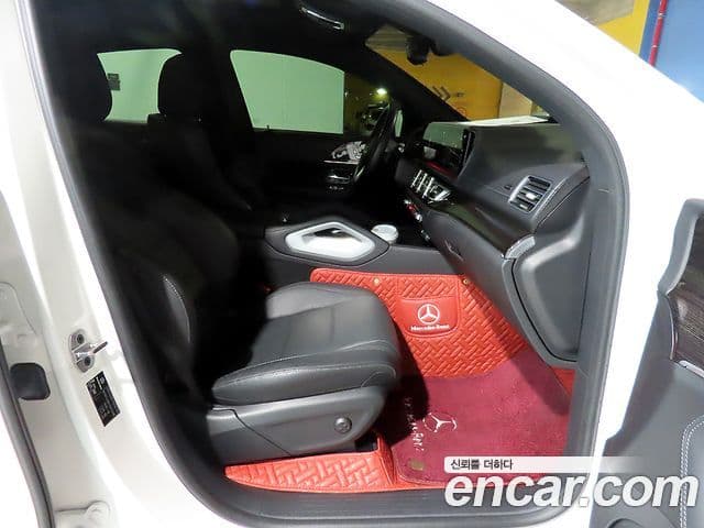 Mercedes-Benz GLE-Class 2023 — Photo 10/20