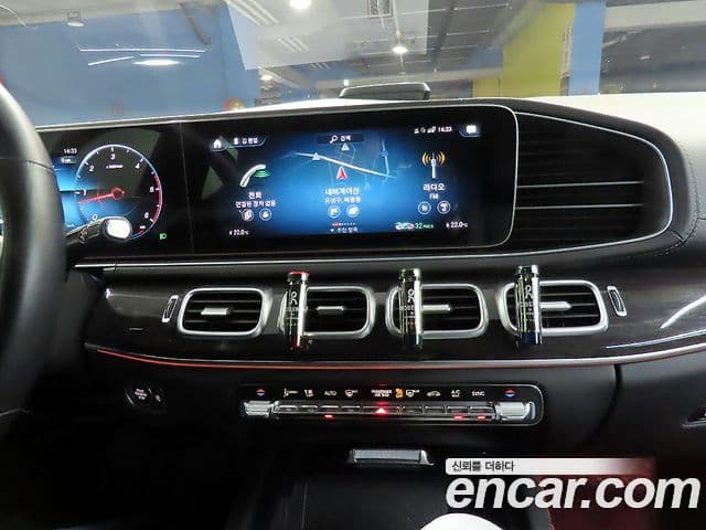 Mercedes-Benz GLE-Class 2023 — Photo 17/20