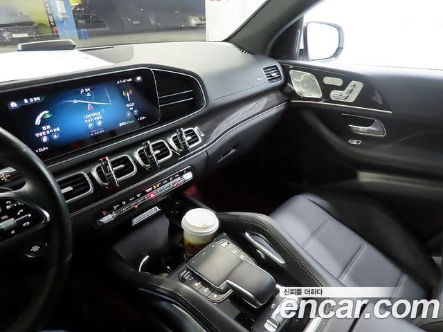Mercedes-Benz GLE-Class 2023 — Photo 18/20