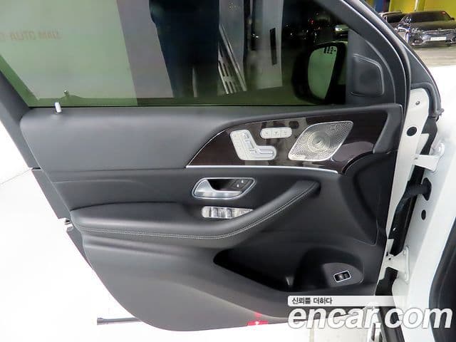 Mercedes-Benz GLE-Class 2023 — Photo 20/20