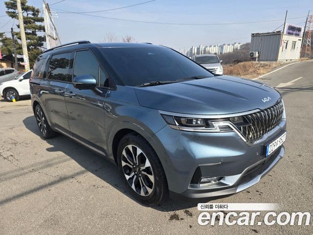Kia Carnival 2022 — фото 3 из 20