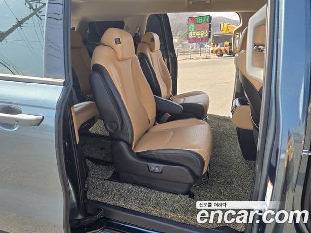 Kia Carnival 2022 — ფოტო 11/20