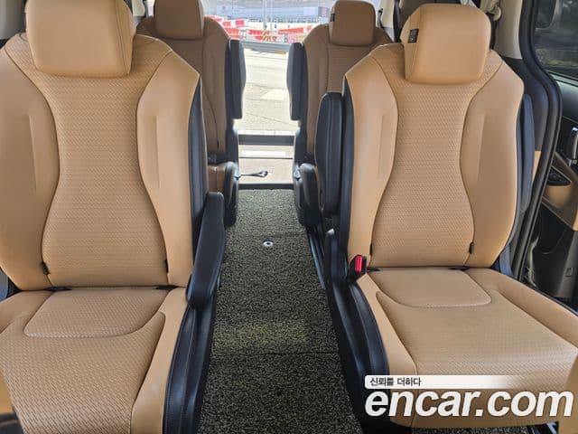 Kia Carnival 2022 — ფოტო 12/20