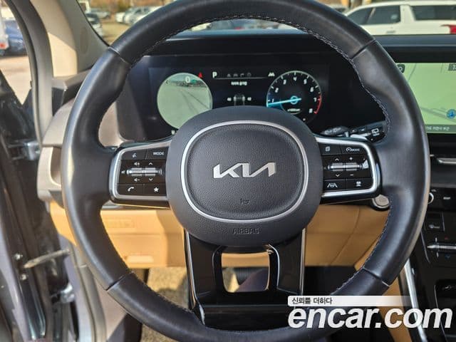 Kia Carnival 2022 — фото 20 из 20