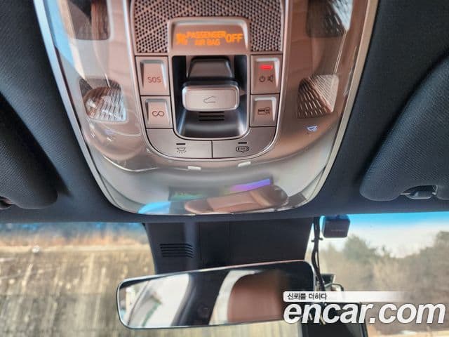 Genesis GV70 2021 — ფოტო 14/20