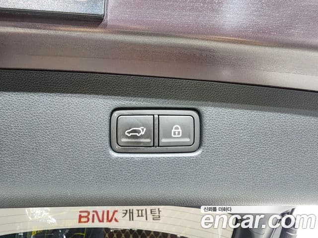 Genesis GV70 2021 — ფოტო 19/20