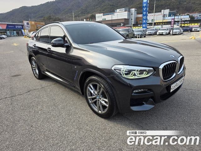 BMW X4 2020 — Photo 19/20