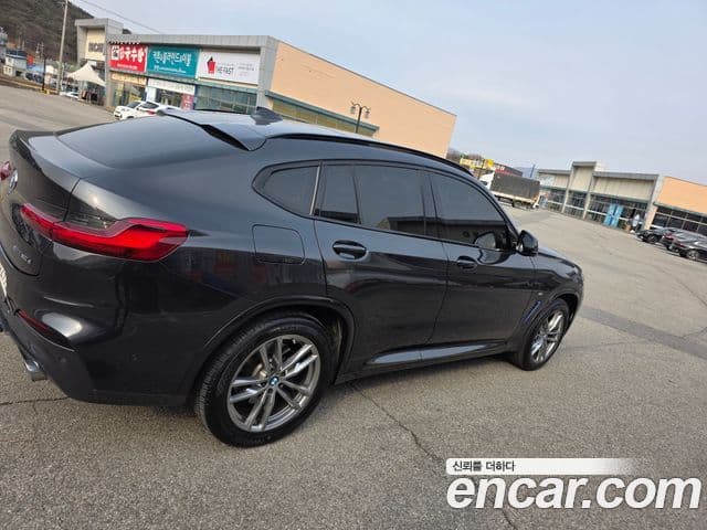 BMW X4 2020 — Photo 8/20