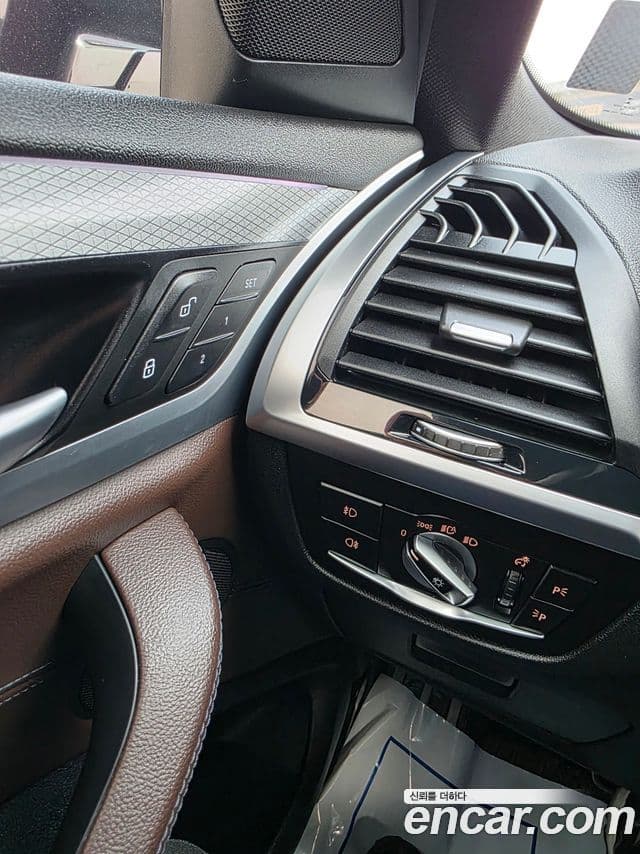 BMW X4 2020 — Photo 17/20