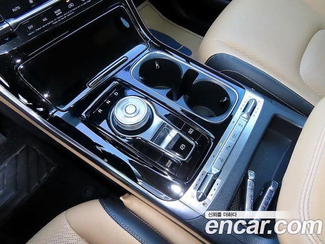 Kia Carnival 2020 — ფოტო 11/19