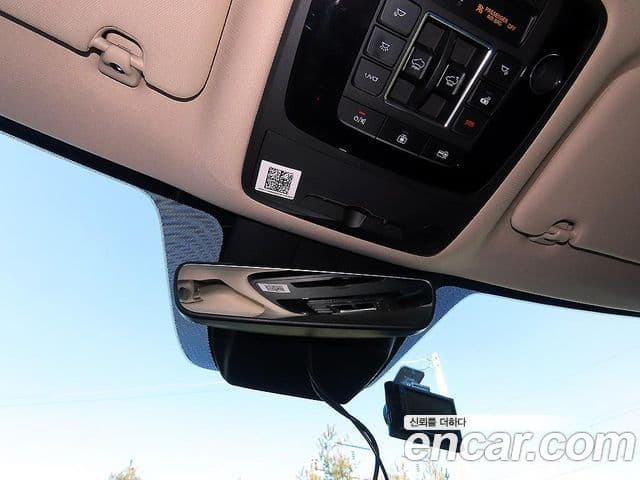 Kia Carnival 2020 — ფოტო 14/19