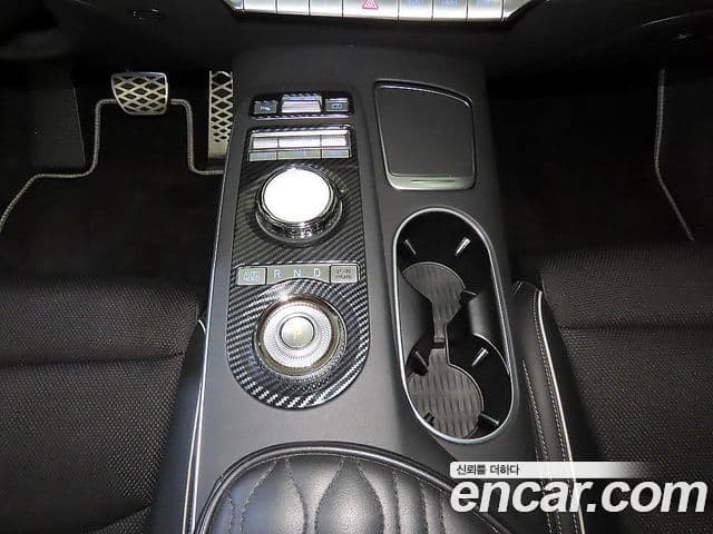 Genesis GV70 2022 — фото 12 из 20