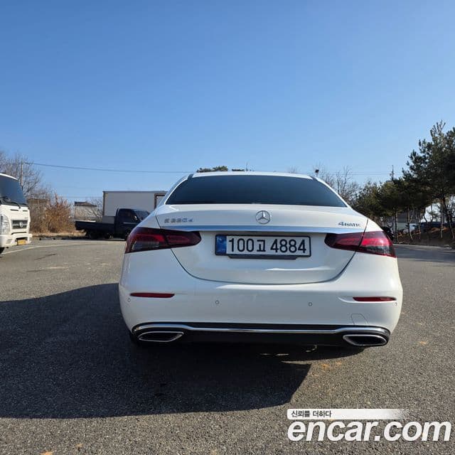 Mercedes-Benz E-Class 2022 — Şəkil 16/17