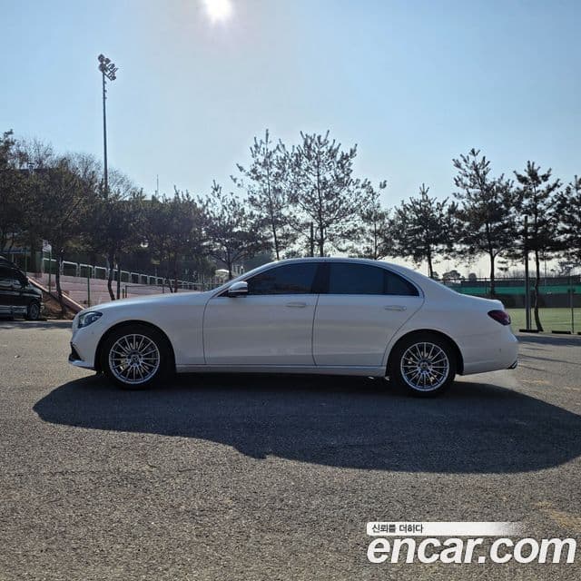 Mercedes-Benz E-Class 2022 — Şəkil 4/17