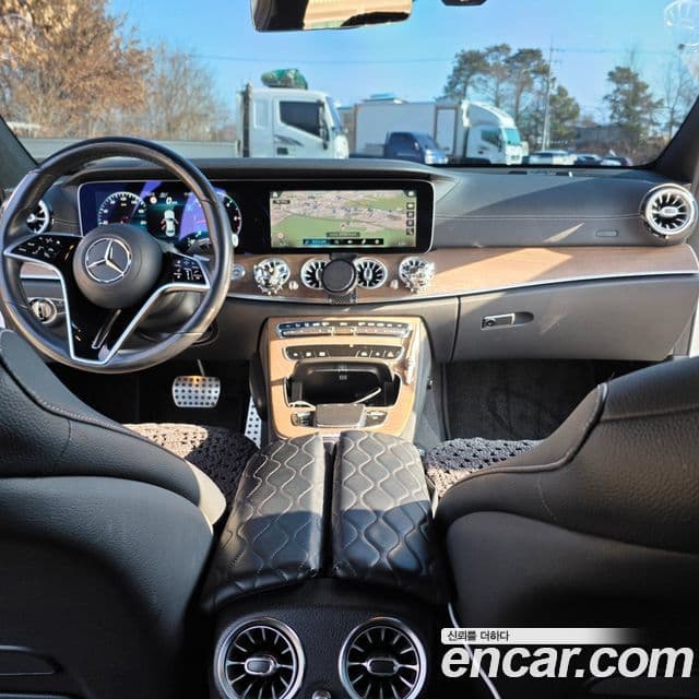 Mercedes-Benz E-Class 2022 — Şəkil 17/17