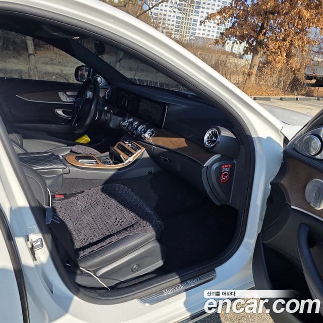 Mercedes-Benz E-Class 2022 — Şəkil 12/17