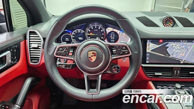 Porsche Cayenne 2020 — ფოტო 5/20