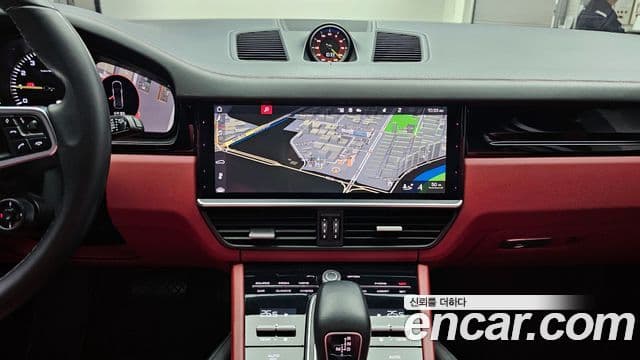 Porsche Cayenne 2020 — ფოტო 19/20